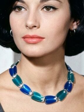 Lisner Blue and Teal Thermoset Tulip Necklace 1950's Vintage Authentic